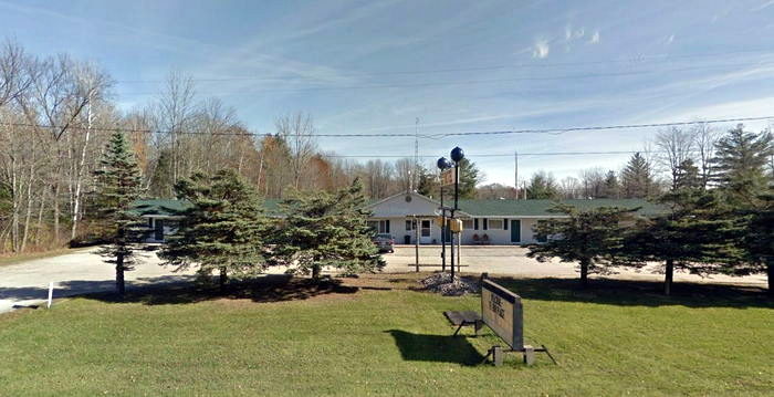 White Star Motel - From Web Listing (newer photo)